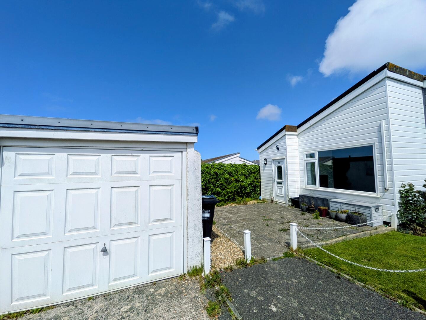 2 bed property in Ellen Close, Truro